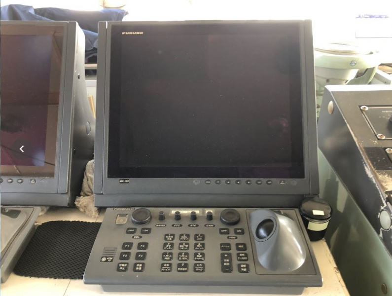 31FTクルーザーが載っていました・中古ドブ漬け船台 （. 船台